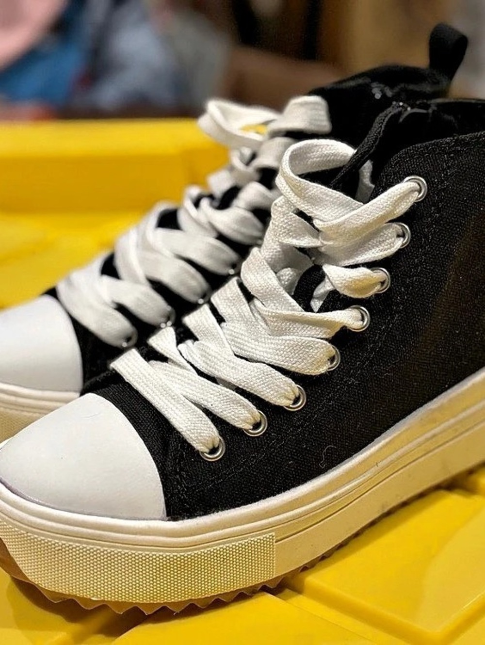 Art Class - Hi High Top Sneakers Black & White girls NWT